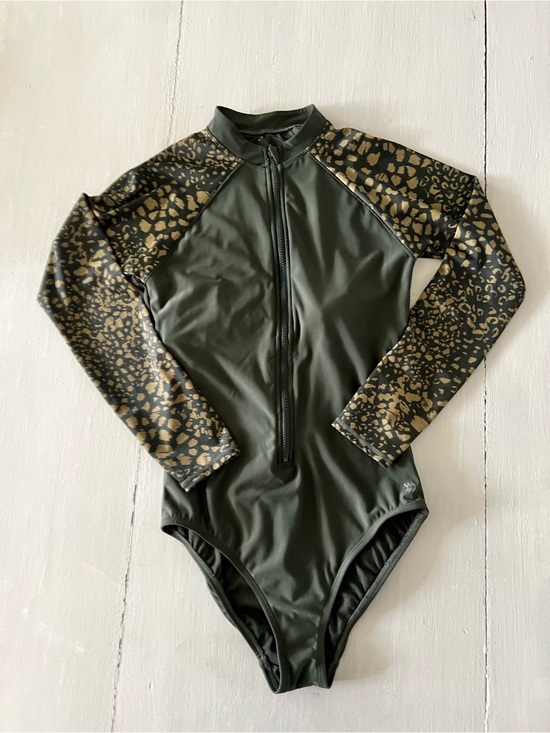 all in motion Other - All In Motion Olive Green Leopard Print Long Sleeve Rash Guard Swimsuit Medium